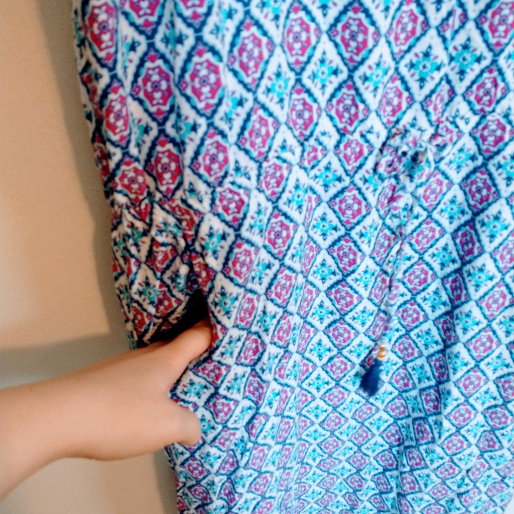 Printed maxi dress. Tommy Bahama size small with pockets and drawstring waist - Picture 4 of 5
